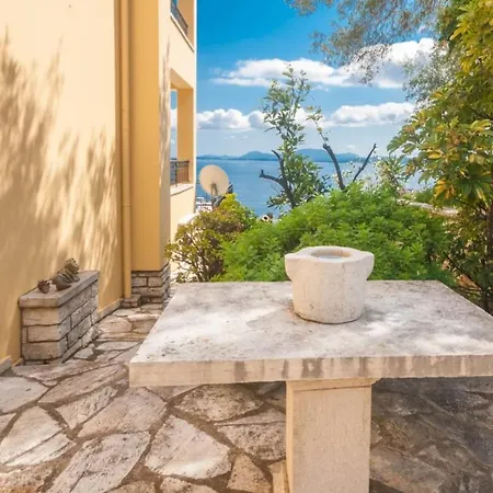 Spyros Villa